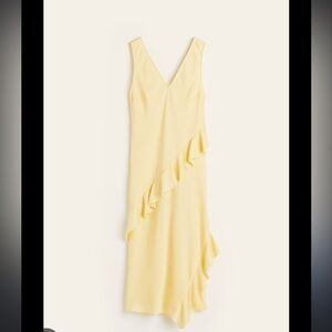 Elegant V-Neck Ruffle Detail Dress in Pale Yellow XS